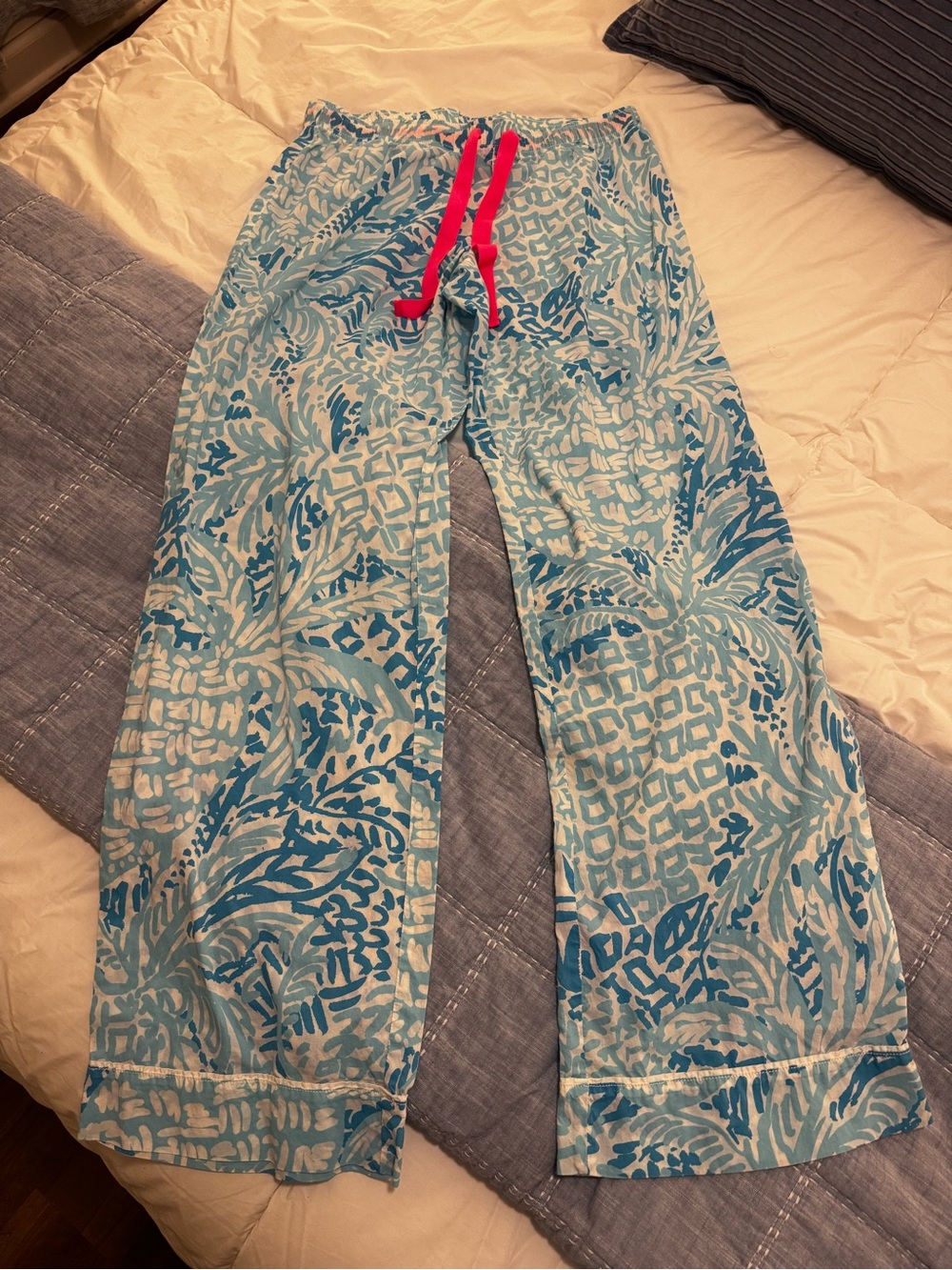 Lilly Pulitzer Blue Patterned Pant with Hot Pink Drawstring